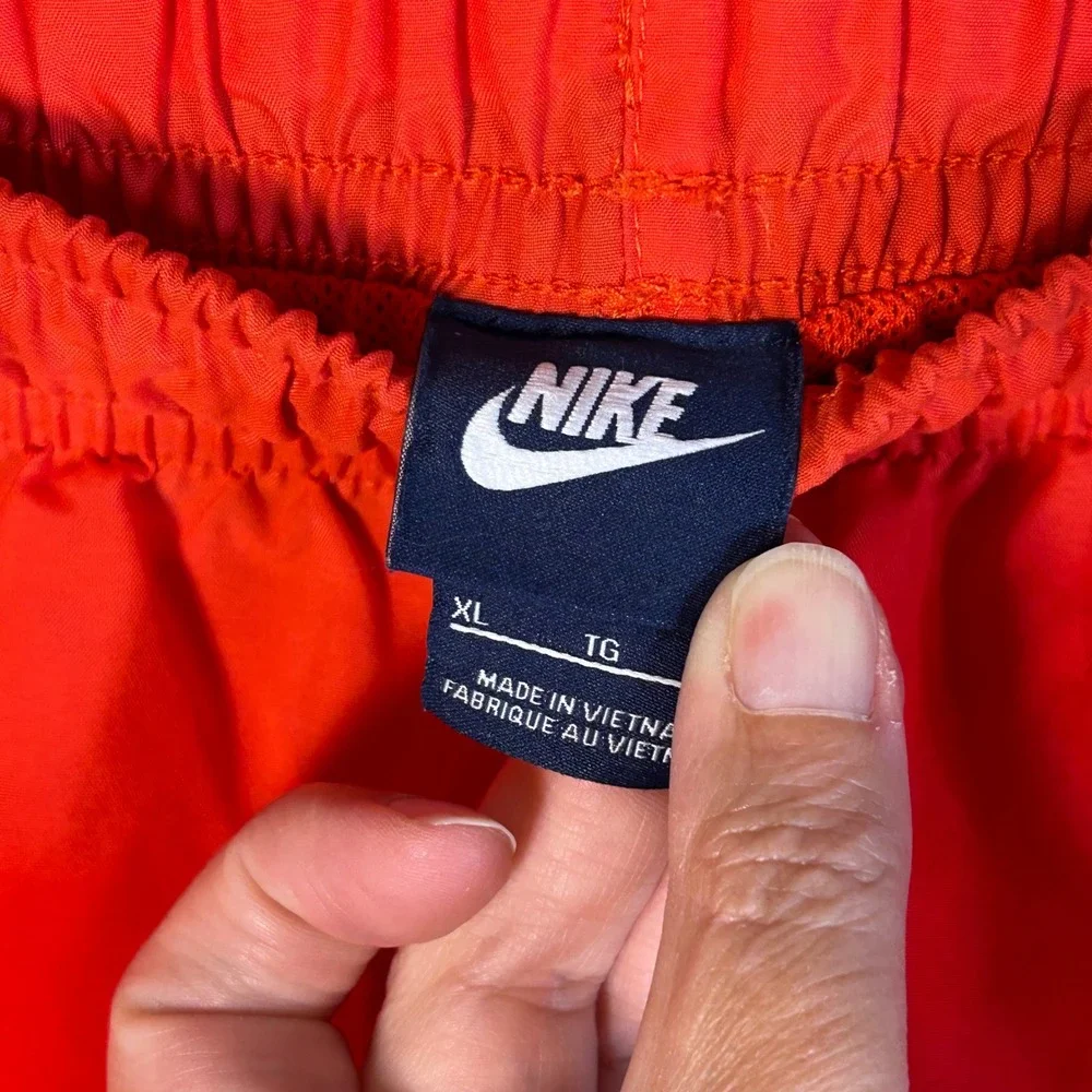 Nike Mens Red Mesh Lined Athletic Shorts Zipper Pockets XL 545426-640